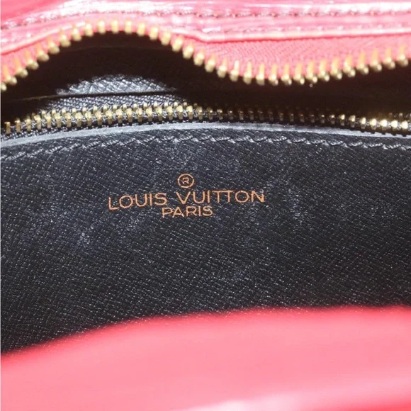 LOUIS VUITTON Epi Jeune Fille Shoulder Bag - Picture 12 of 15